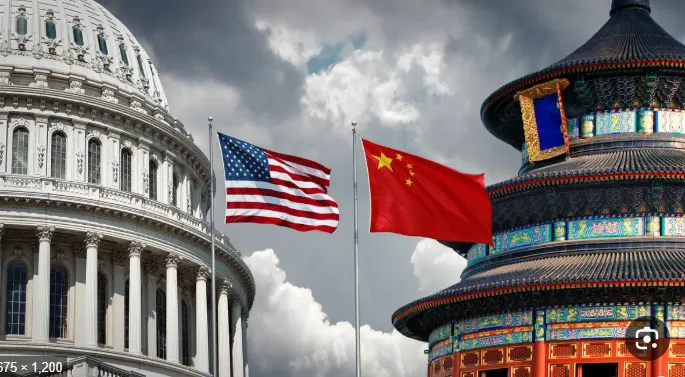 هل بدأ التراجع الأمريكي لحساب التقدم الصيني؟ قراءة في تحولات ميزان القوة العالمي